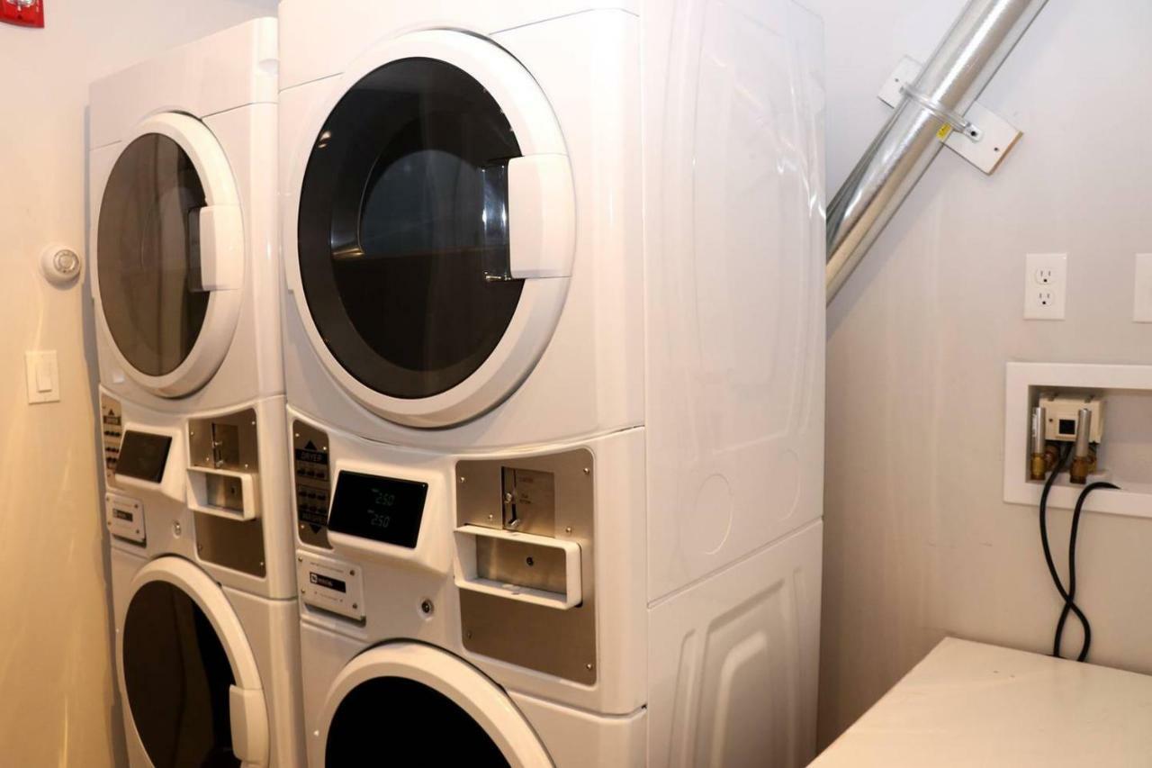 Stylish Studio In Brookline-5Min Train To Boston.. #2 Zewnętrze zdjęcie