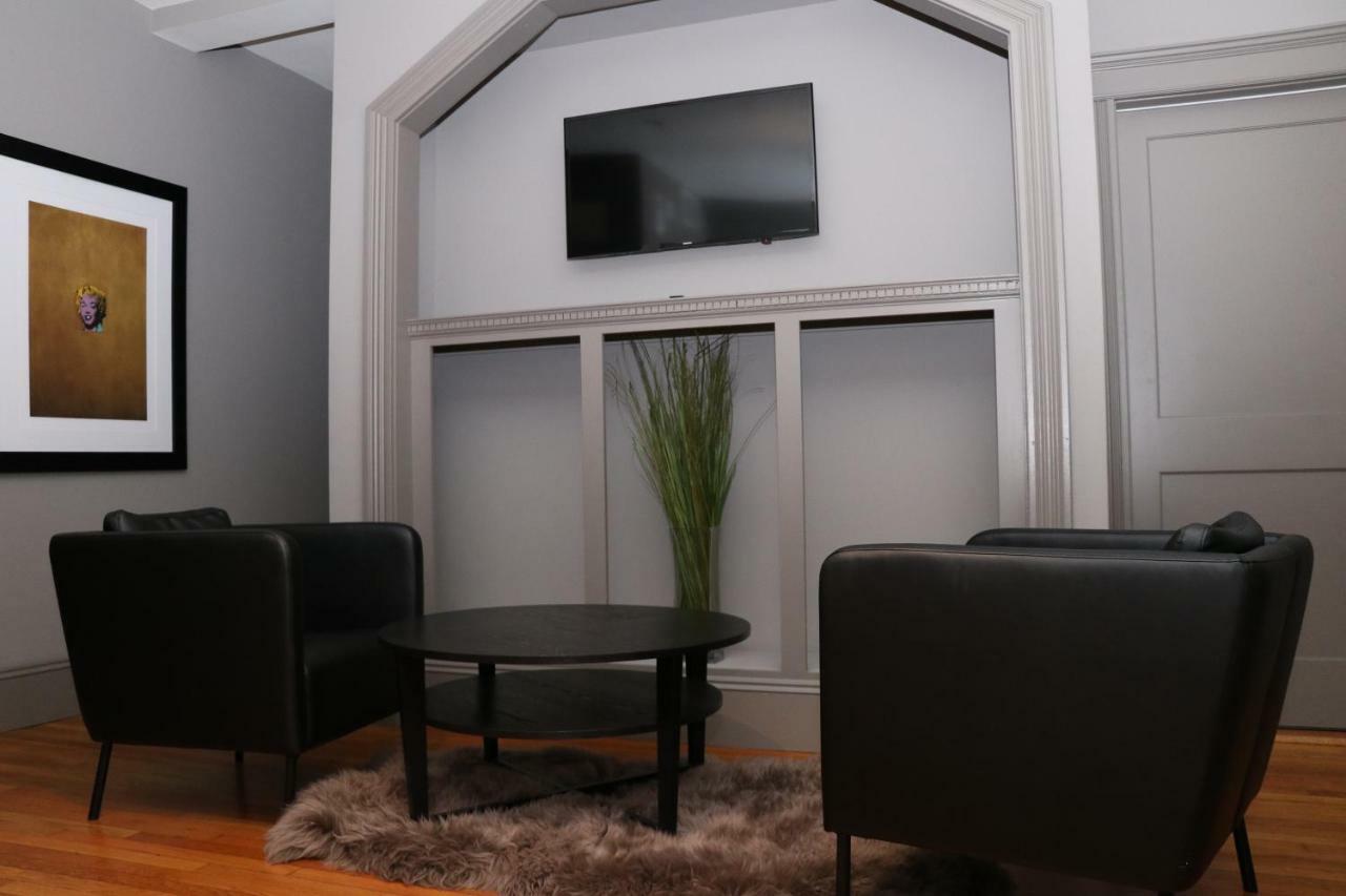 Stylish Studio In Brookline-5Min Train To Boston.. #2 Zewnętrze zdjęcie